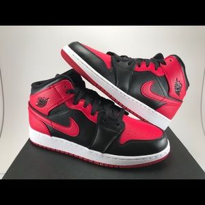 Air Jordan 1 Mid Bred ‘Banned’ Sz 6Y/7.5W